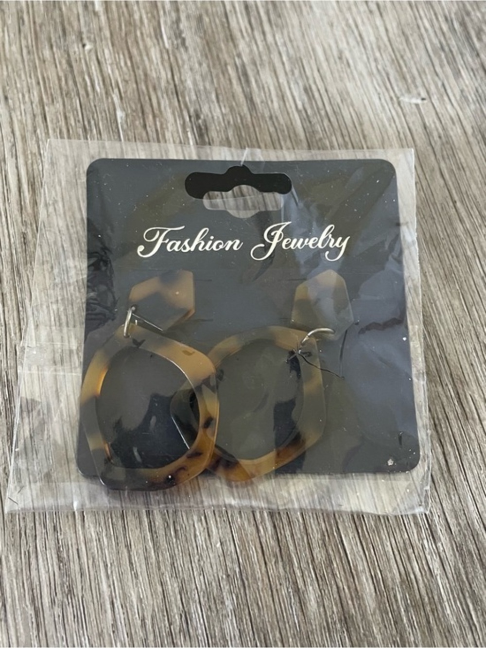 Fashion Jewelry Tortoiseshell Hoop Earrings - Brown